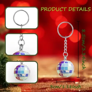 Vue détaillée d'un porte-clés boule disco irisée colorée avec des dimensions précises