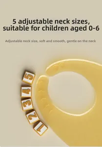 Détail du bavoir en silicone pour bébé avec sangle réglable à cinq positions et doux