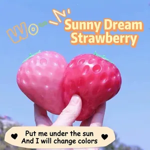 Giocattolo squishy fragola che cambia colore al sole per alleviare lo stress e rilassarsi