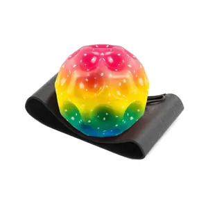 Palla rimbalzante da polso arcobaleno colorata con pois bianchi e cinturino elastico nero