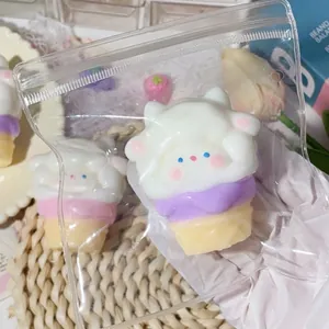 Giocattolo antistress squishy a forma di agnello e gelato in confezione di plastica