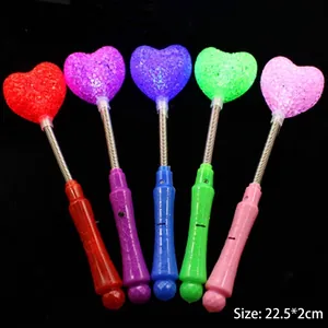 Set di cinque bastoncini luminosi a LED a forma di cuore per feste e concerti
