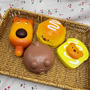 Giocattoli squishy a rimbalzo lento a tema orsetto in varie forme di pane e torta