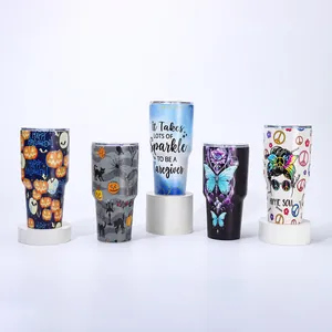 Auswahl an 3D-bedruckten 304 Edelstahl-Isolierbechern mit verschiedenen einzigartigen Designs
