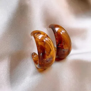 Vintage coffee brown marbled resin C-shaped geometric hoop earrings for women stylish jewelry