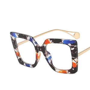 Modische übergroße quadratische Brille mit buntem floralem Muster für Damen chic