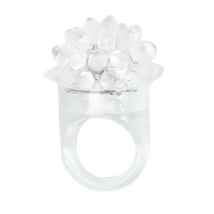 Anillo LED intermitente de goma suave transparente con diseño de fresa para conciertos