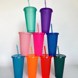 Grandi bicchieri glitterati da 710 ml in plastica con cannucce colorate incluse