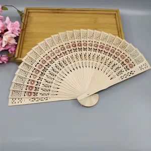 Éventail pliant en bois sculpté élégant avec imprimé floral vintage pour mariages