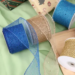 Nastri a rete luccicanti con bordo in filo blu e oro per regali di Natale e decorazioni