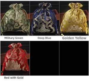Sélection de quatre pochettes à bijoux élégantes en brocart de soie de style chinois