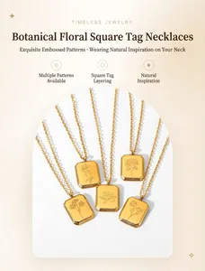 Vue détaillée de cinq colliers à pendentif carré fleuri en acier inoxydable doré 18K