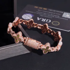Eleganter S925 Silber Moissanit Armband in Roségold mit funkelndem grünem Kleeblatt Detail