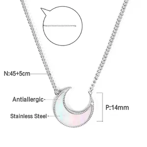 Vue détaillée du collier lune en acier inoxydable avec chaîne 45+5cm et pendentif 14mm