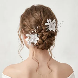 Eleganti forcine per capelli con fiori di acrilico e perle per acconciatura sposa