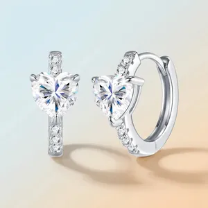 Élégantes boucles d'oreilles créoles en argent S925 avec Moissanite cœur brillant