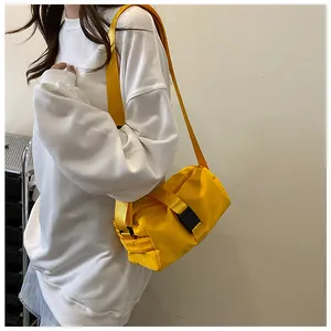 Elegante bolso bandolera de tela Oxford amarilla de gran capacidad para fitness y viajes