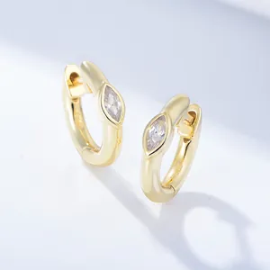 Elegante vergulde S925 zilveren oorringen met marquise geslepen heldere zirconia.