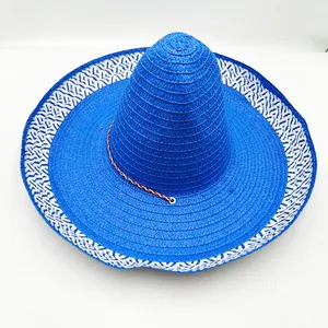 Vue détaillée d'un sombrero mexicain en paille bleue à large bord
