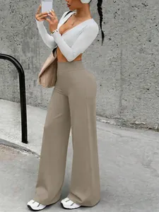 Eleganti pantaloni kaki Y2K a vita alta e gamba dritta per un look yoga alla moda