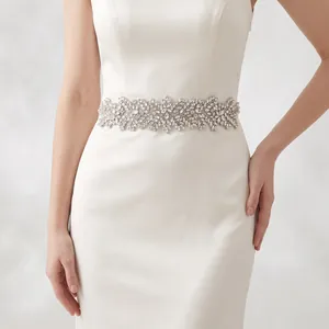 Elegant bridal belt with sparkling floral rhinestones for wedding dresses