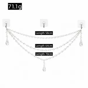 Dettaglio lunghezze catena perle acriliche a 3 strati di 58cm, 64cm e 70cm per decoro