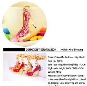 Spécifications détaillées du porte-clés chaussure à talons en strass.