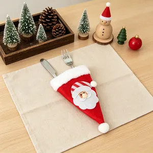 Porte-couverts en forme de bonnet de Père Noël pour décoration de table de Noël