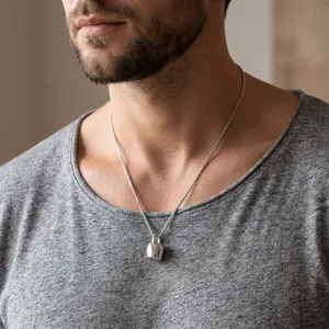 Pendentif Mini Bouilloire en Acier Inoxydable Minimaliste Design Créatif de Pot pour Hommes Femmes Bijoux Cool Cadeau Pendentif Seul