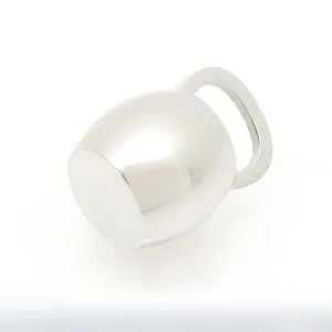 Pendentif en forme de bouilloire argentée brillante au style minimaliste unisexe