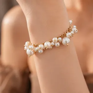 Elegante vintage stijl gouden ketting armband met geclusterde witte parels voor dames