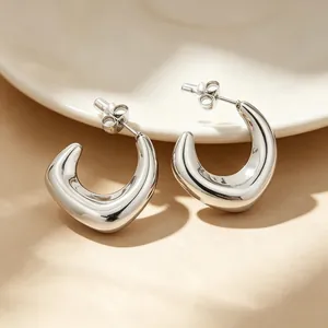 Chics boucles d'oreilles en forme de U en acier inoxydable argenté brillant pour femmes