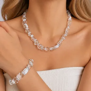 Ensemble de bijoux élégants avec collier et bracelet en perles de verre pour femme