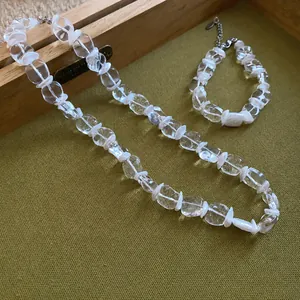 Parure élégante collier et bracelet en perles de verre transparentes et séparateurs
