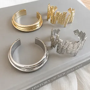 Minimalist Alloy Metal Open Cuff Bangle For Women Gold Silver Plated Hammered Texture Layered Design Fashion Commute Jewelry