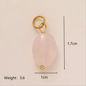 Detailansicht eines rosa ovalen Edelsteinanhängers mit Größen- und Gewichtsangaben.