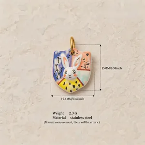 Vue détaillée d'un pendentif lapin montrant les dimensions, le poids et le matériau.