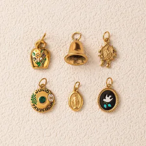 Ensemble de breloques vintage plaquées or 18 carats avec émail coloré pour bijoux DIY