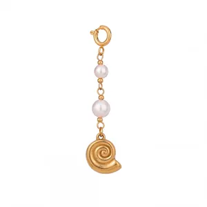 Goldener Muschel-Anhänger mit Perlen für sommerlichen Bikini und Schmuck-Eigenbau