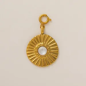 Goldener runder Sonnenanhänger mit weißer Perle für Bikini-Strandmode-Dekoration