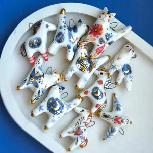 Simpatica Collana in Rame con Pendente Animale in Stile Porcellana Blu e Bianca per Donna Gioielli con Gatto Cavallo Uccello Luna Stella