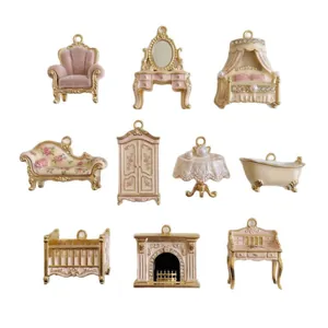 Exquisites Vintage-Charm-Set in Rosa mit Prinzessinnenmöbeln und Golddetails