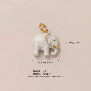 Vista dettagliata del ciondolo elefante in smalto bianco con dimensioni e rame
