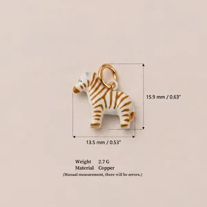 Ciondolo a forma di zebra in smalto e rame, dimensioni 15,9x13,5 mm e peso 2,7 g