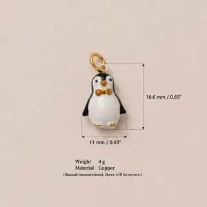 Ciondolo a forma di pinguino dipinto a mano in rame con dimensioni e peso