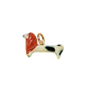 Squisito ciondolo a forma di bassotto in ceramica fatto a mano con sciarpa rossa e oro