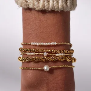 Bracelet Perlé Minimaliste en Acier Inoxydable Plaqué Or Avec Perle Artificielle Chaîne Torsadée Bijoux pour Femmes Hommes Unisexe