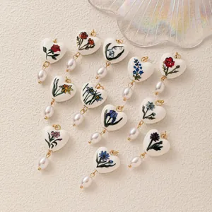 Collana con Ciondolo a Cuore in Ceramica con Fiore di Nascita Vintage per Donna Uomo Catena in Rame Placcato Oro 18K con Perla Artificiale