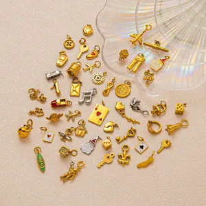 Sammlung von 18K vergoldeten Edelstahl-Anhängern mit vielfältigen kreativen Designs