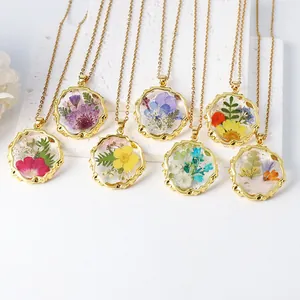 Elegant Resin Real Dried Flower Monthly Flower Pendant Necklace Gold Alloy Wave Frame Pressed Flower Jewelry For Women Birthday Gift